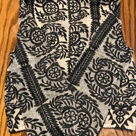 Missguided Petite Exclusive Embroidered Choker Neck Top - Picture 9 of 14